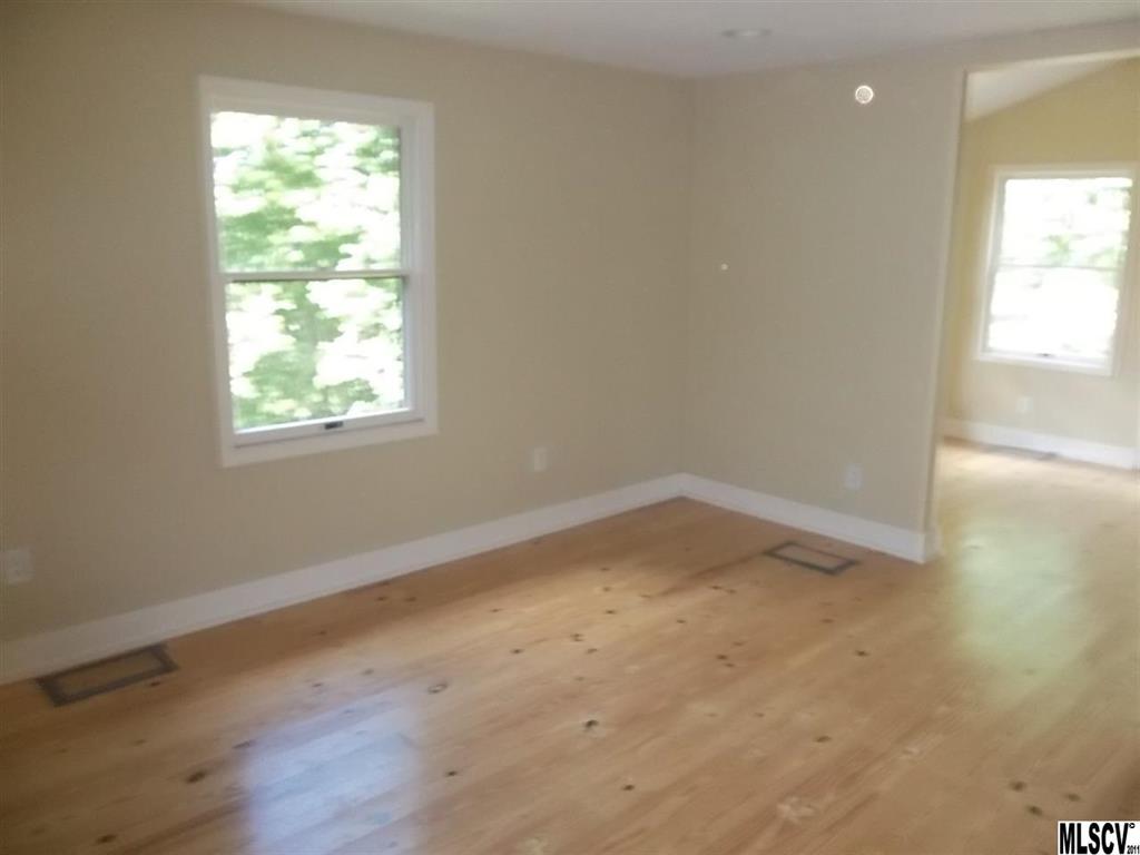 3660 Old Jonas Ridge Road Newland, NC 28657 - Photo 5 of 18 Gallery Image 5
