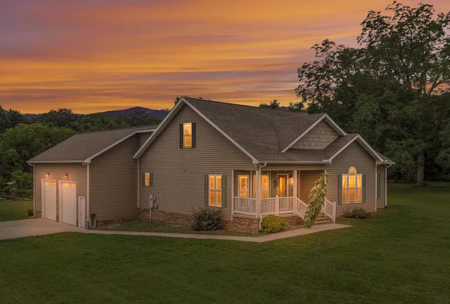 $450,000 | 292 District Line Road, Trenton, GA 30752