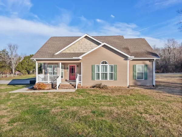 $450,000 | 292 District Line Road, Trenton, GA 30752