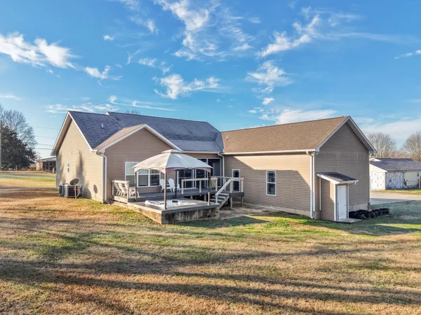 $450,000 | 292 District Line Road, Trenton, GA 30752