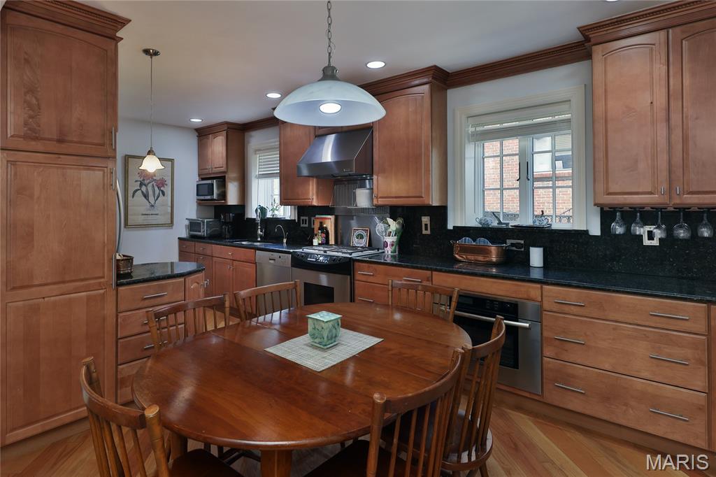 528 Midvale Avenue St. Louis, MO 63130 - Photo 14 of 44