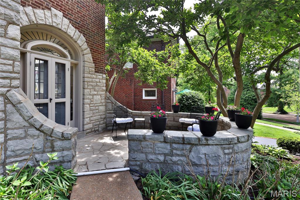 528 Midvale Avenue St. Louis, MO 63130 - Photo 3 of 44