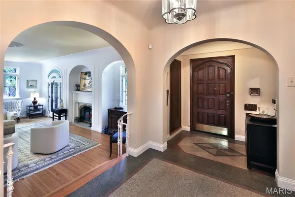 $1,349,000 | 528 Midvale Avenue, St. Louis, MO 63130