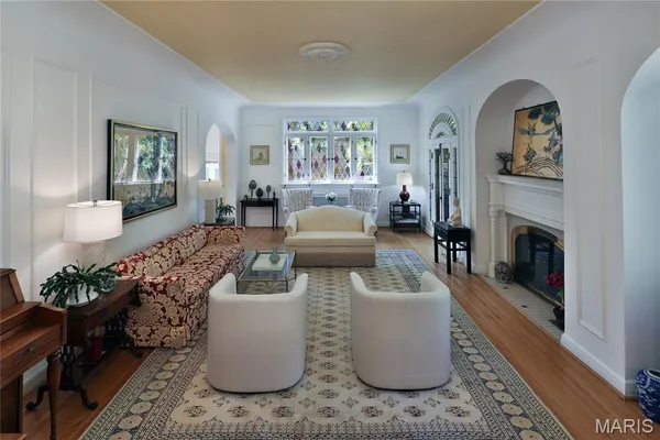 $1,349,000 | 528 Midvale Avenue, St. Louis, MO 63130