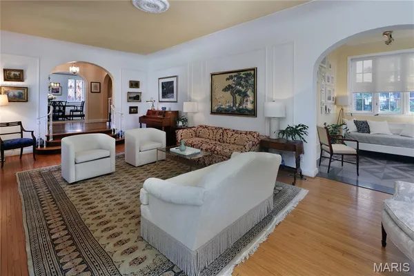$1,349,000 | 528 Midvale Avenue, St. Louis, MO 63130