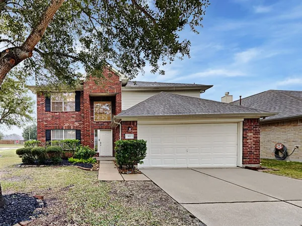 $2,415 | 410 Sun River Lane, Dickinson, TX 77539