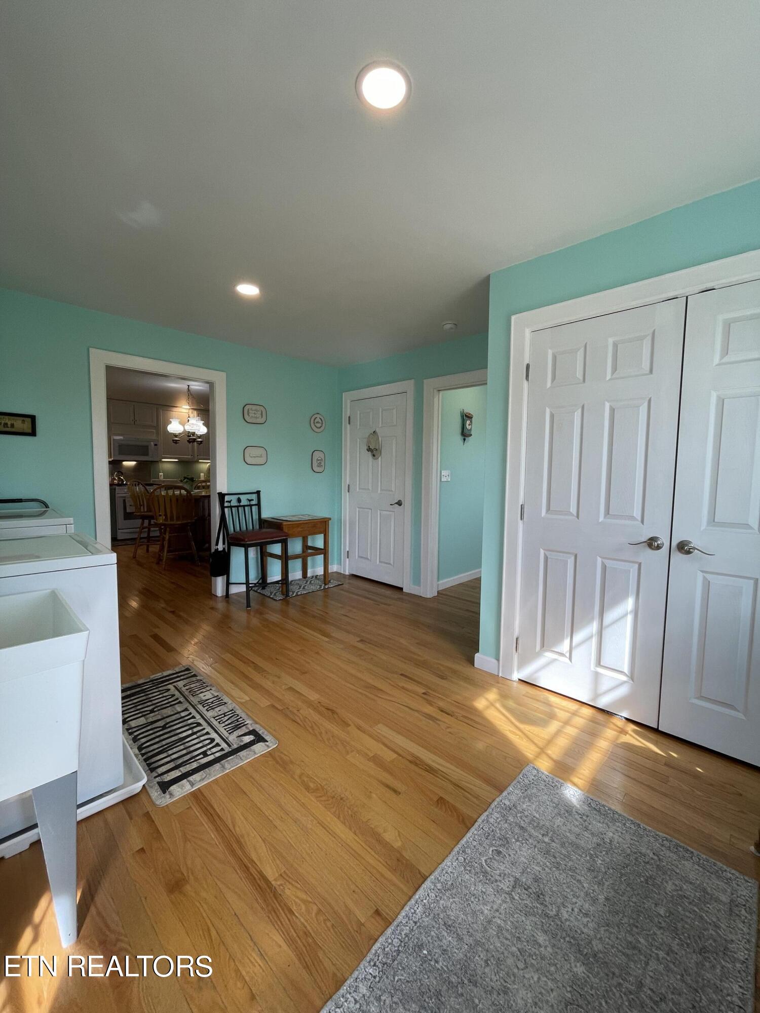 300 Cole Road New Tazewell, TN 37825 - Photo 4 of 51 IMG_2723