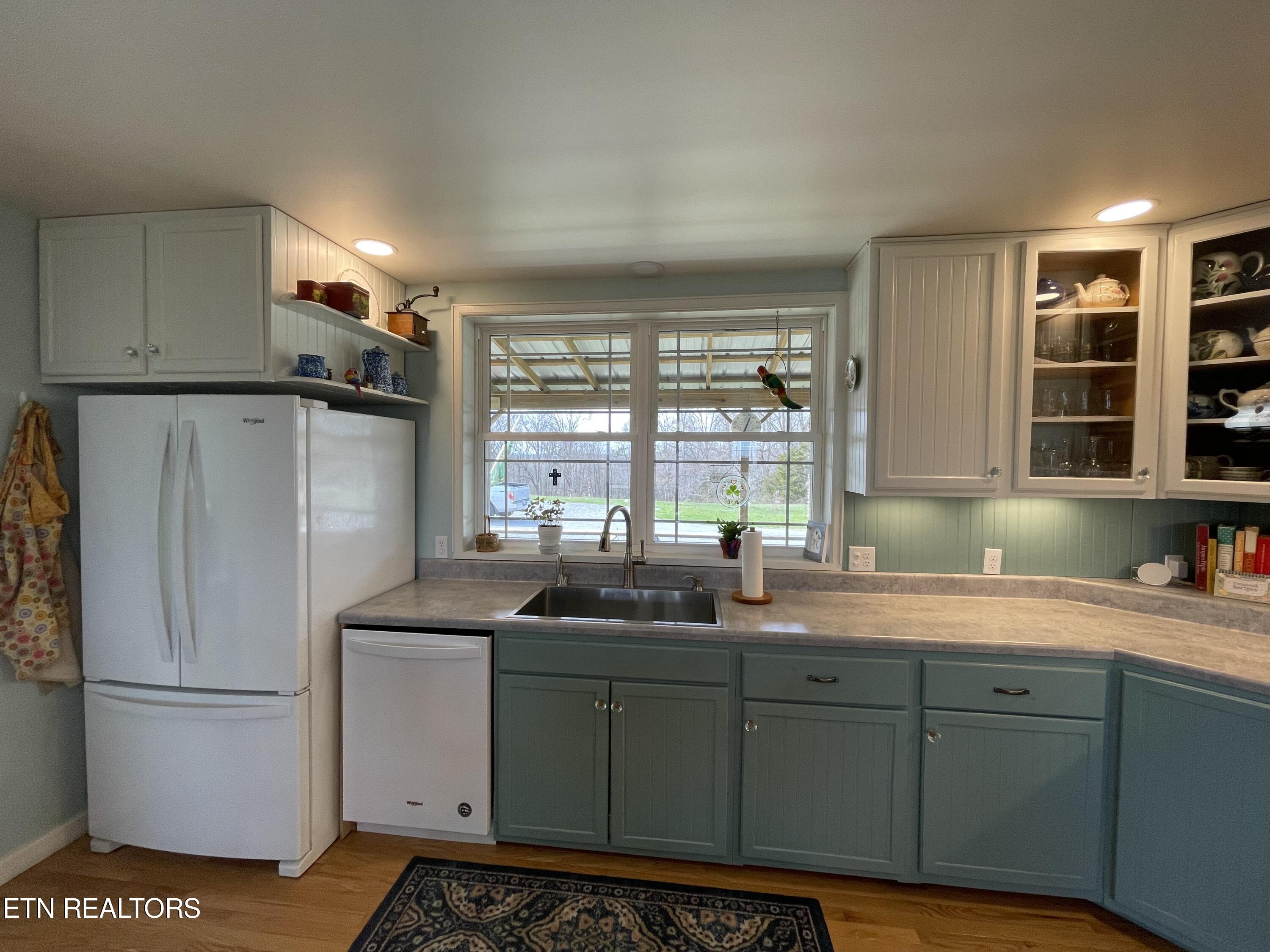 300 Cole Road New Tazewell, TN 37825 - Photo 6 of 51 IMG_2748