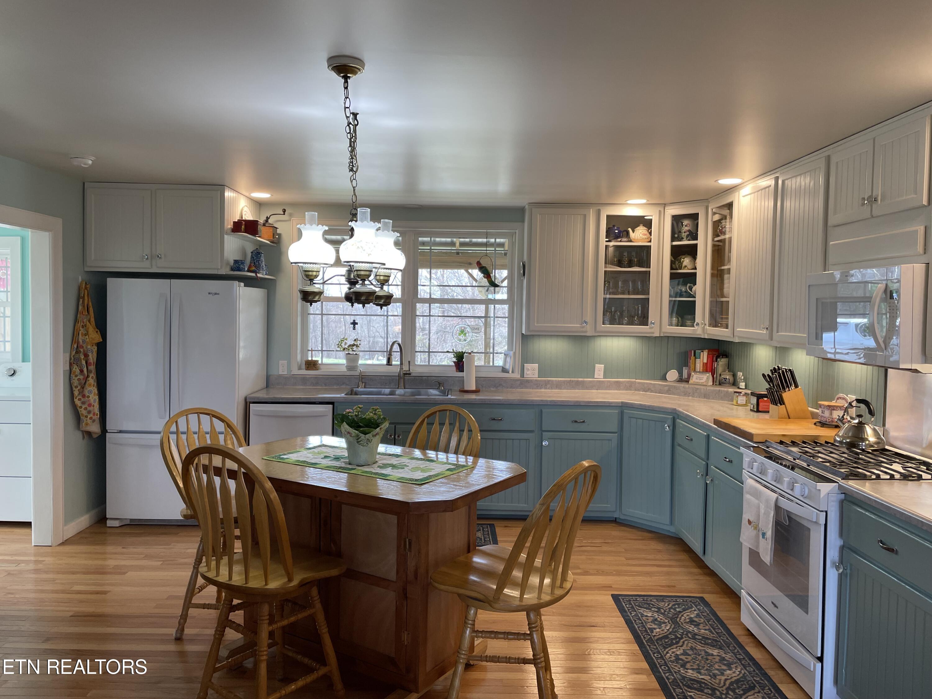 300 Cole Road New Tazewell, TN 37825 - Photo 8 of 51 IMG_2742