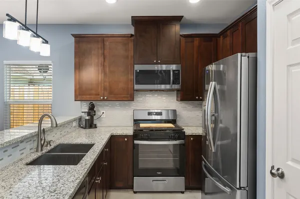 $2,000 | 2518 33rd Avenue North, Texas City, TX 77590