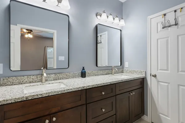 $2,000 | 2518 33rd Avenue North, Texas City, TX 77590