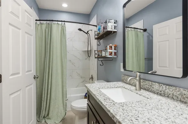 $2,000 | 2518 33rd Avenue North, Texas City, TX 77590