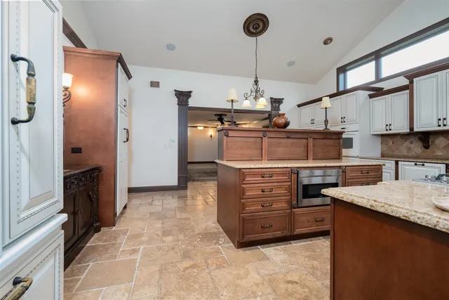 $339,900 | 3903 Dunloe Place, Bloomington, IL 61704