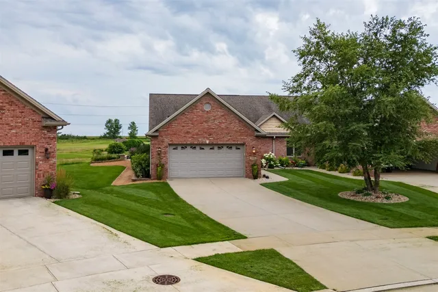 $339,900 | 3903 Dunloe Place, Bloomington, IL 61704