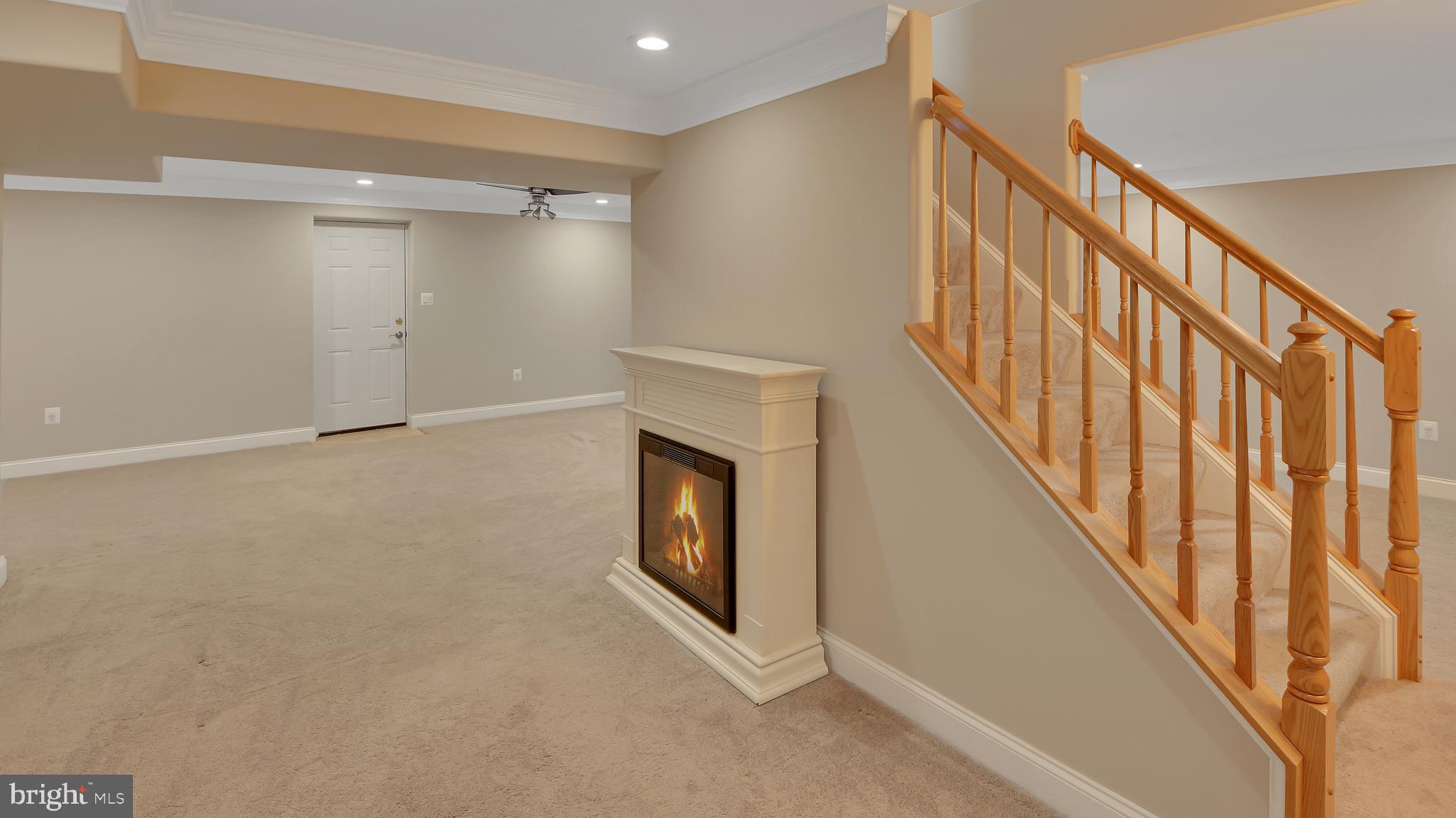 177 Dale Road Pasadena, MD 21122 - Photo 11 of 46 Family room