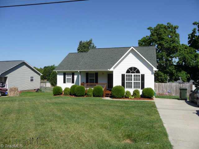 225 Albertson Road Thomasville, NC 27360 - Photo 1 of 9 Exterior Front.