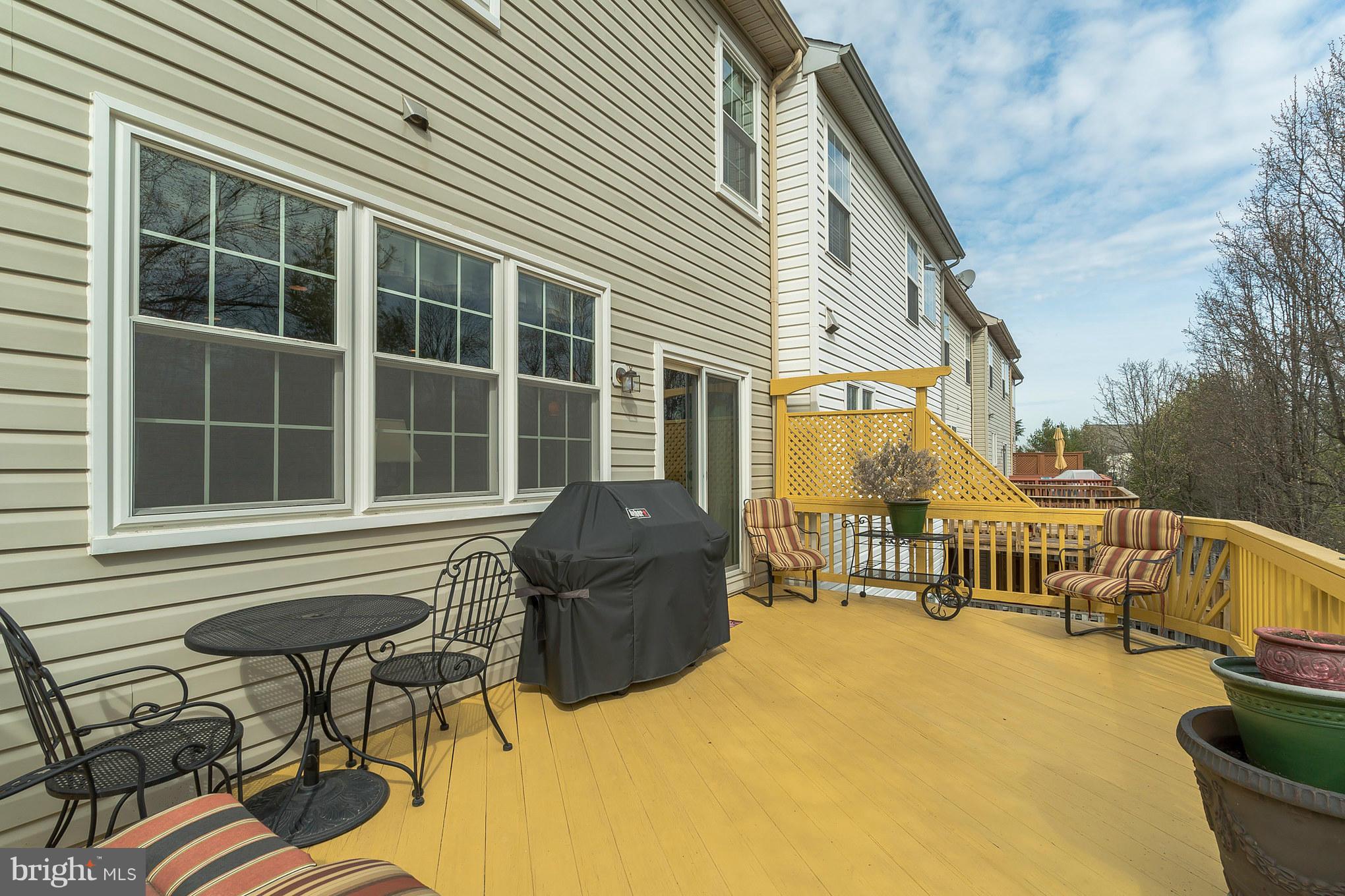 Huge Deck