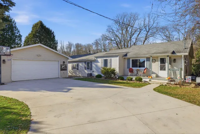 $249,900 | 2927 Shorewood Drive, Oshkosh, WI 54901