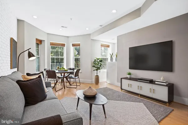 $3,200 | 51 Rhode Island Avenue Northwest, Unit 3, Washington, DC 20001