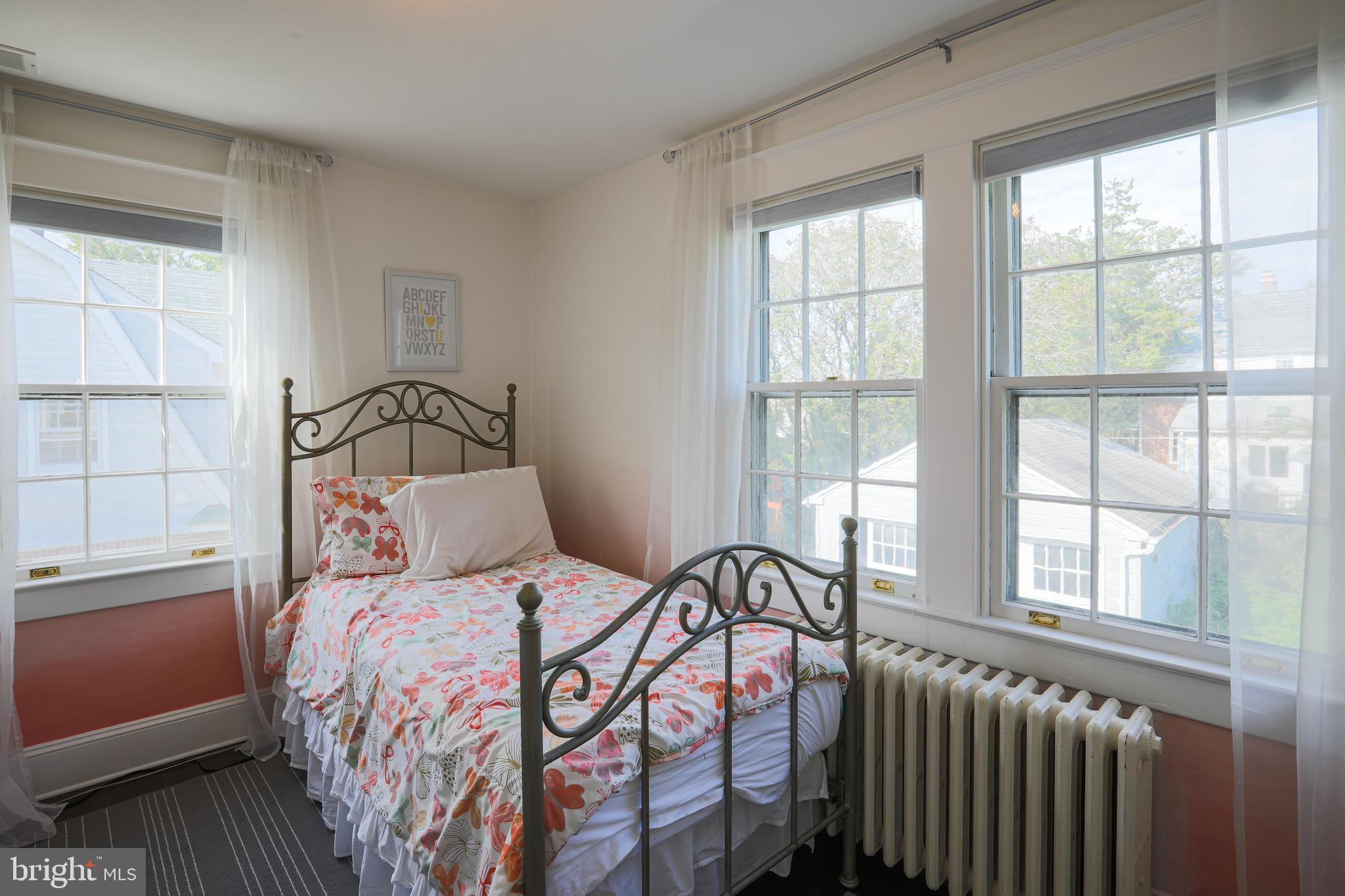 649 Plymouth Road Baltimore, MD 21229 - Photo 45 of 62 Third bedroom