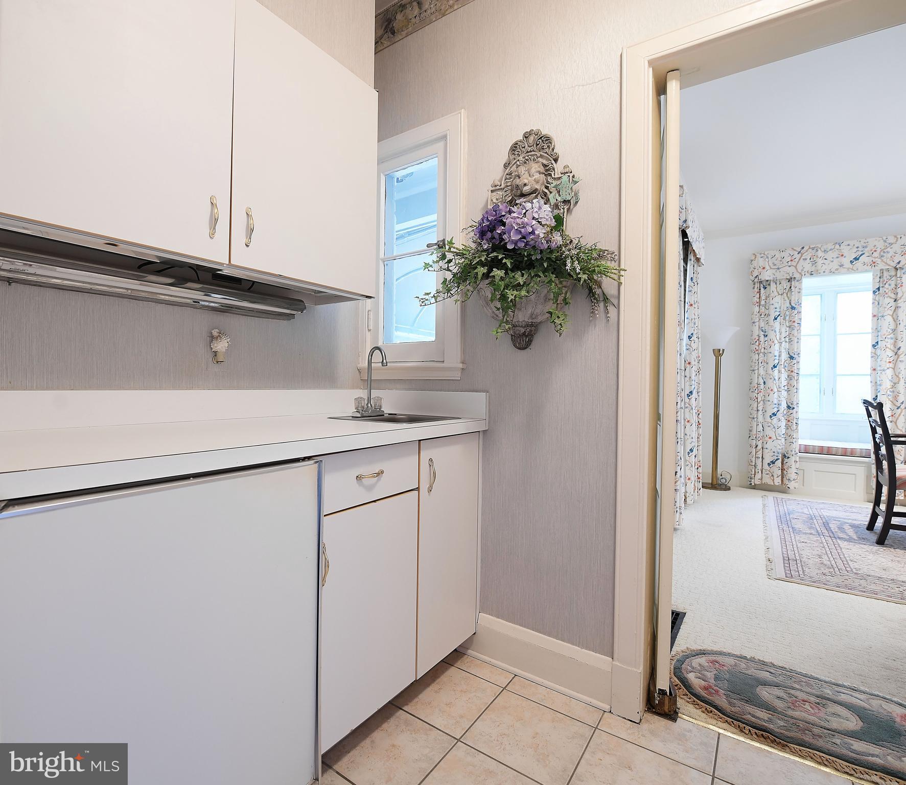 213 Kemble Road Baltimore, MD 21218 - Photo 20 of 66 True Butler's Pantry