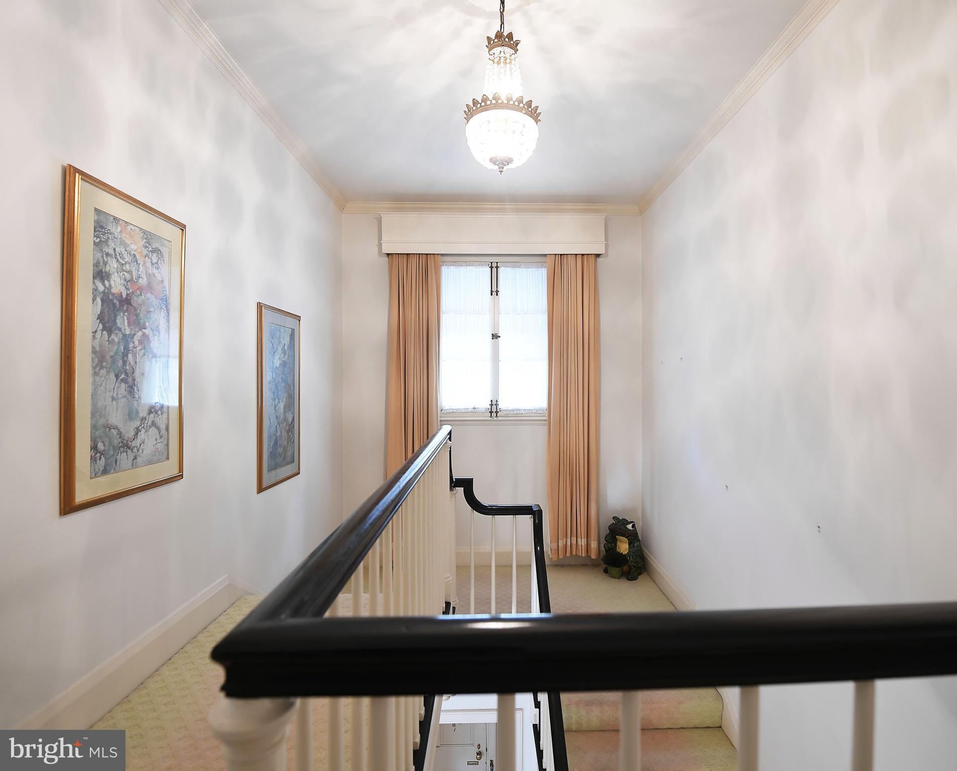 213 Kemble Road Baltimore, MD 21218 - Photo 29 of 66 Upper Level Hallwat