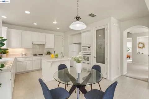 $749,800 | 5212 Namath Circle, Elk Grove, CA 95757