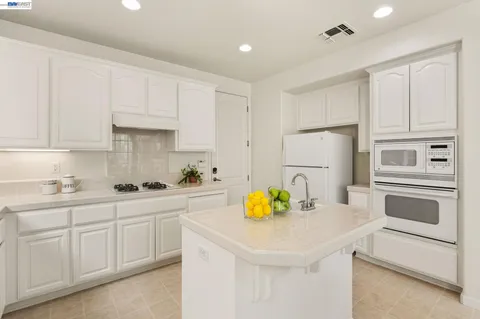 $749,800 | 5212 Namath Circle, Elk Grove, CA 95757