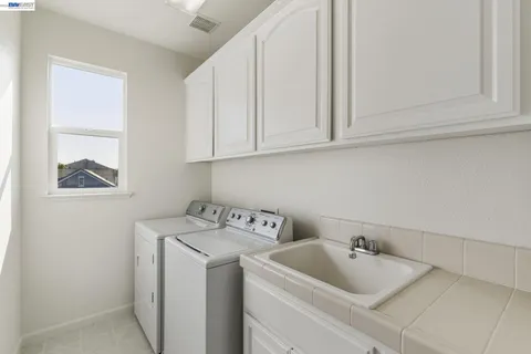 $749,800 | 5212 Namath Circle, Elk Grove, CA 95757