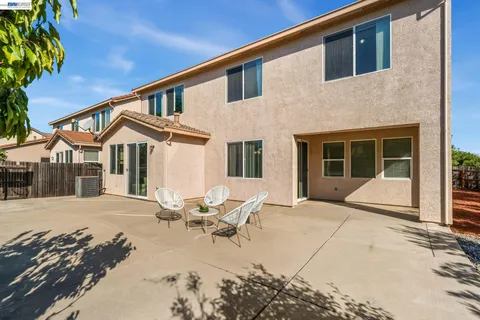 $749,800 | 5212 Namath Circle, Elk Grove, CA 95757