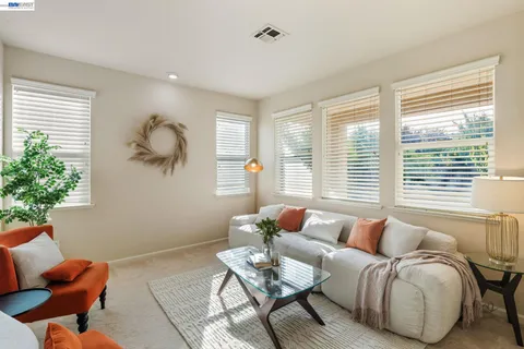 $749,800 | 5212 Namath Circle, Elk Grove, CA 95757