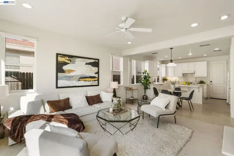 $749,800 | 5212 Namath Circle, Elk Grove, CA 95757