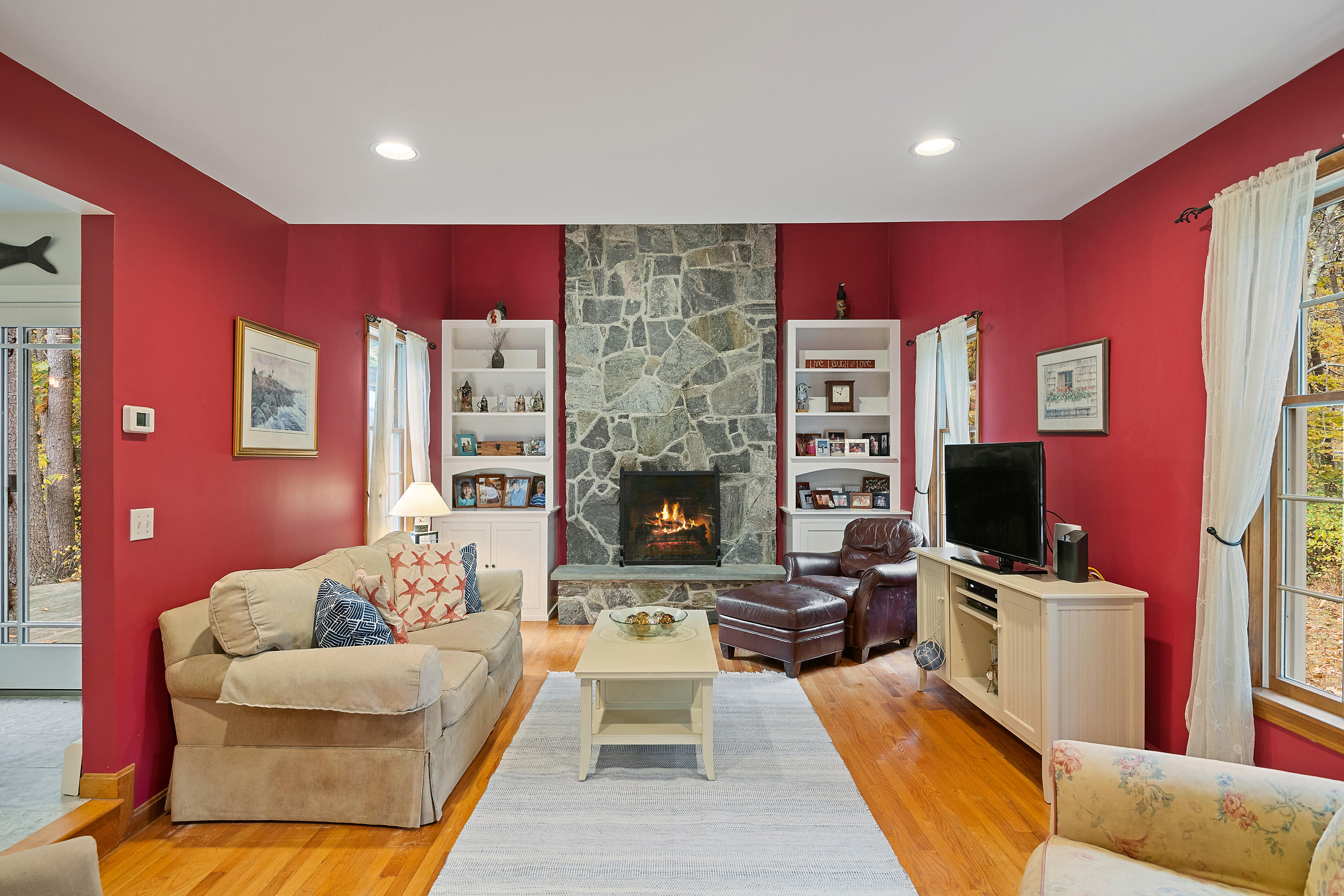 52 Tower Road Kittery Point, ME 03905 - Photo 9 of 36 Family Room