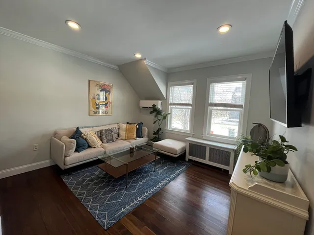 $2,500 | 32 Hautevale Street, Unit 2, Boston, MA 02131