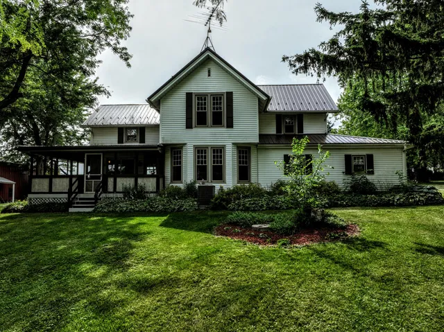 $698,900 | N7295 Manske Road, Milford, WI 53551