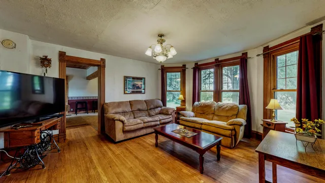 $698,900 | N7295 Manske Road, Milford, WI 53551