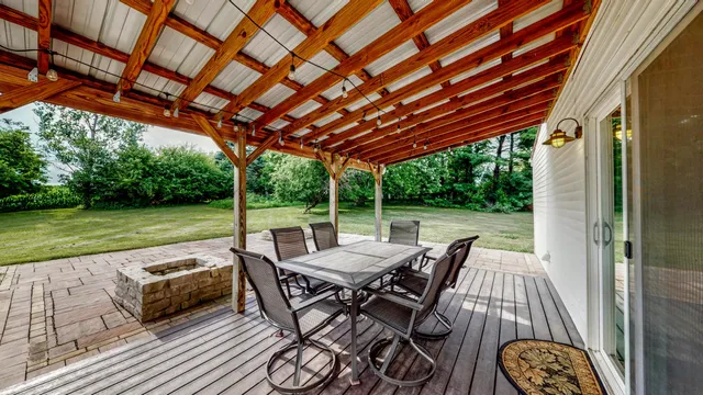 $698,900 | N7295 Manske Road, Milford, WI 53551