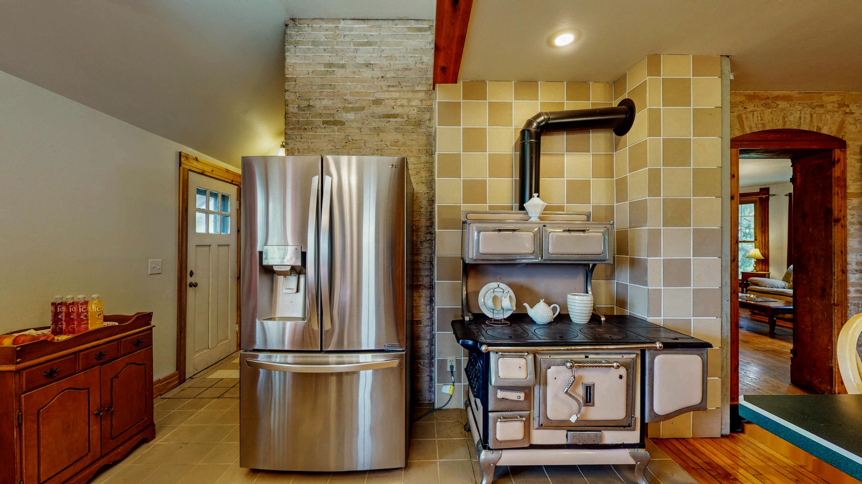 N7295 Manske Road Milford, WI 53551 - Photo 5 of 113 N7295-Manske-Road-07092025_153959