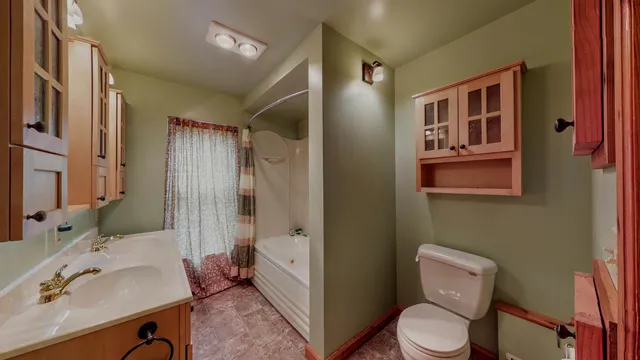 $698,900 | N7295 Manske Road, Milford, WI 53551