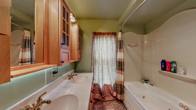 $698,900 | N7295 Manske Road, Milford, WI 53551