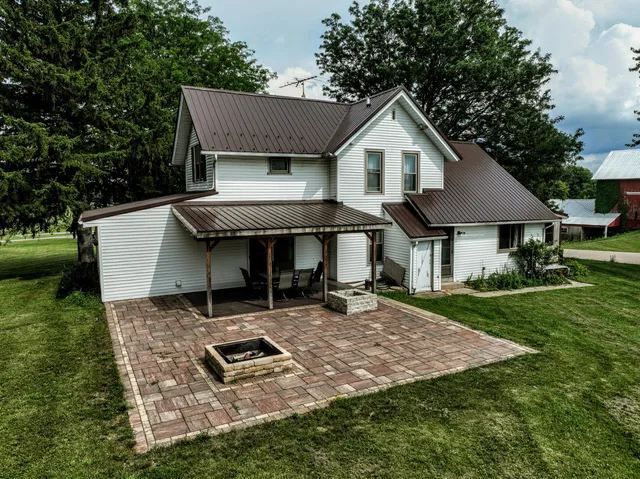 $698,900 | N7295 Manske Road, Milford, WI 53551