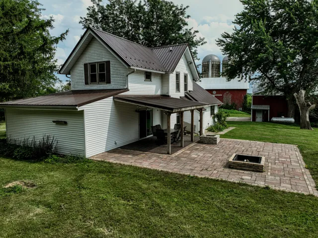 $698,900 | N7295 Manske Road, Milford, WI 53551