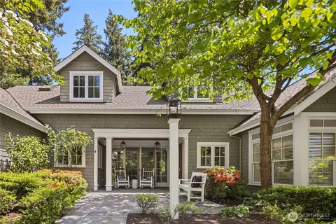 $3,150,000 | 2720 105th Avenue Southeast, Bellevue, WA 98004