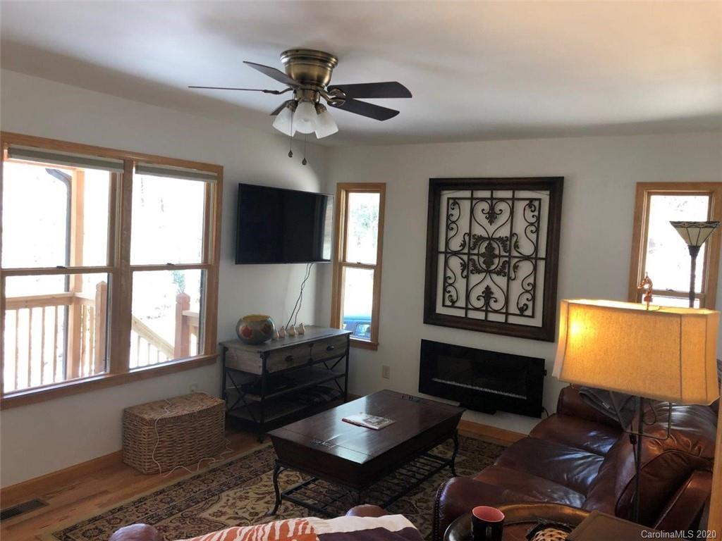 1137 Stepp Mill Road Hendersonville, NC 28792 - Photo 7 of 17 Gallery Image 7