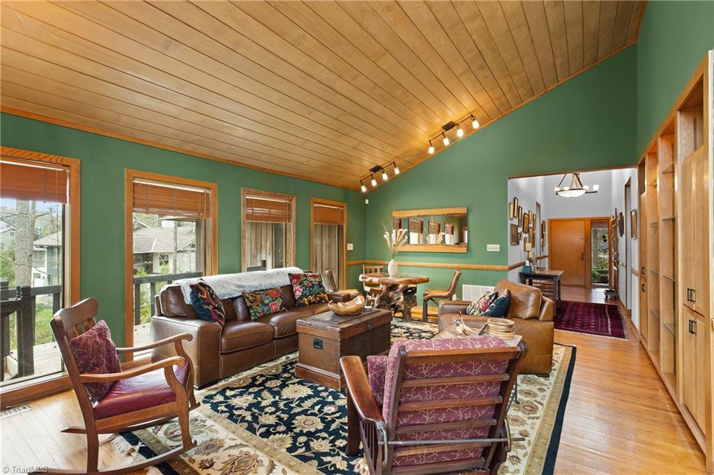 1007 Wickliff Avenue High Point, NC 27262 - Photo 11 of 47