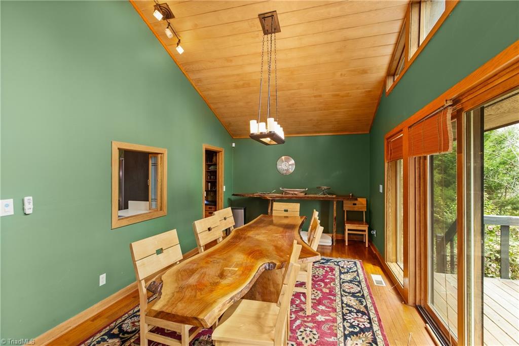 1007 Wickliff Avenue High Point, NC 27262 - Photo 14 of 47