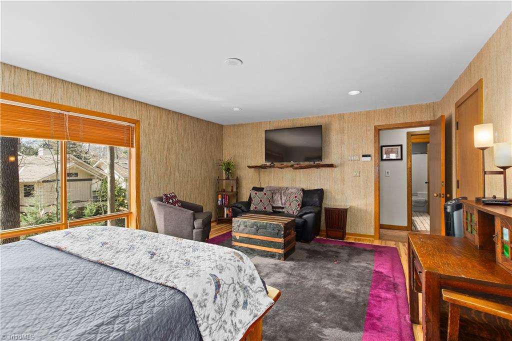 1007 Wickliff Avenue High Point, NC 27262 - Photo 22 of 47 Primary Bedroom