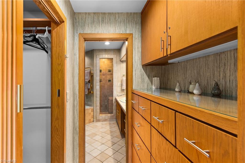 1007 Wickliff Avenue High Point, NC 27262 - Photo 23 of 47 Primary Built In