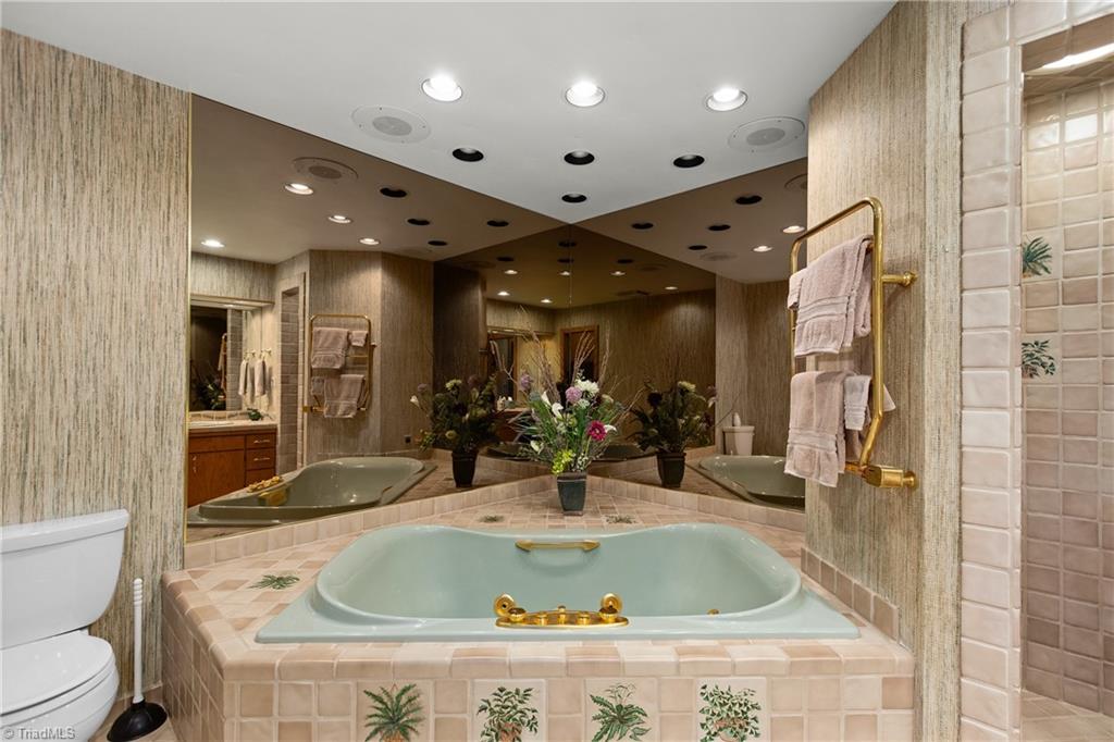 1007 Wickliff Avenue High Point, NC 27262 - Photo 26 of 47 Primary Bathroom