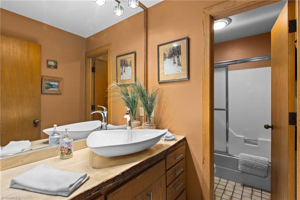 1007 Wickliff Avenue High Point, NC 27262 - Photo 28 of 47 Hall Bathroom